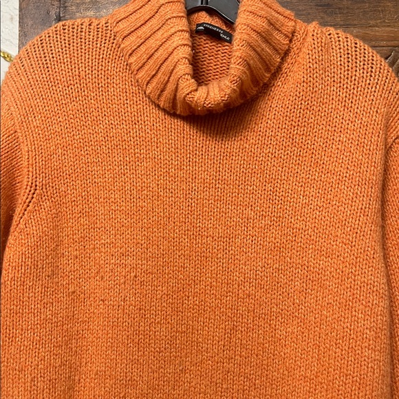 Strenesse Italy Wool Cashmere Turtleneck Sweater | Size 44 (Fits M/L) - Picture 4 of 5